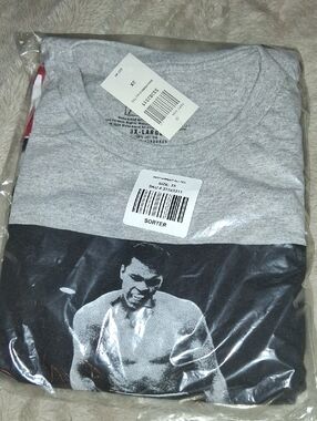 Muhammad Ali 3x Mens Gray Graphic Tee with Black Photo Print